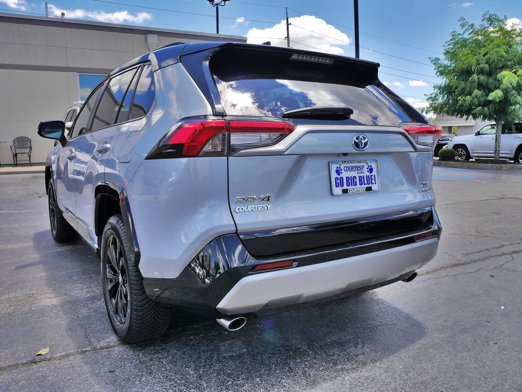 Used 2022 Toyota RAV4 XSE AWD/4WD image 5