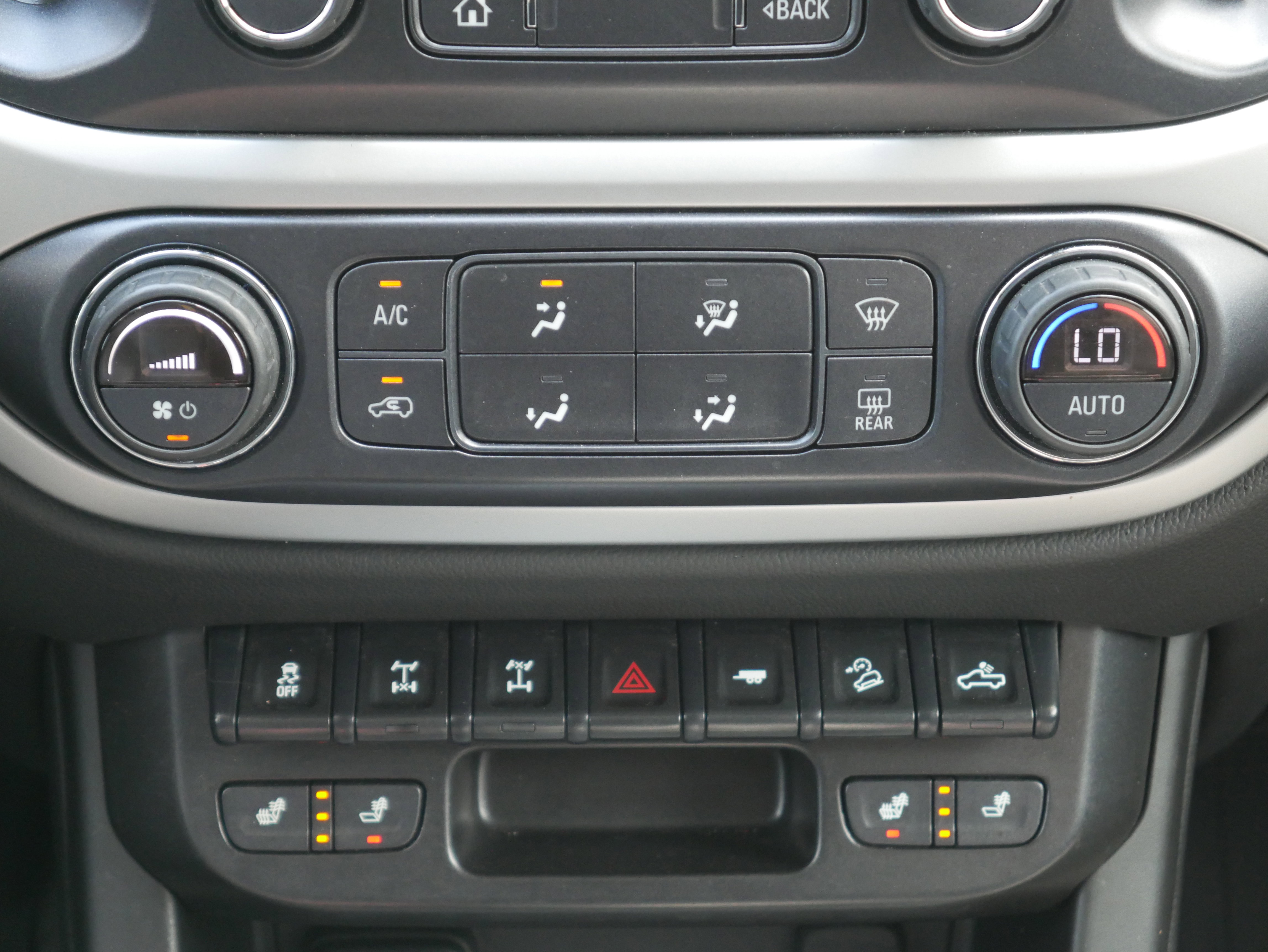 Used 2021 Chevrolet Colorado ZR2 w/ Colorado ZR2 Bison Edition AWD/4WD image 19