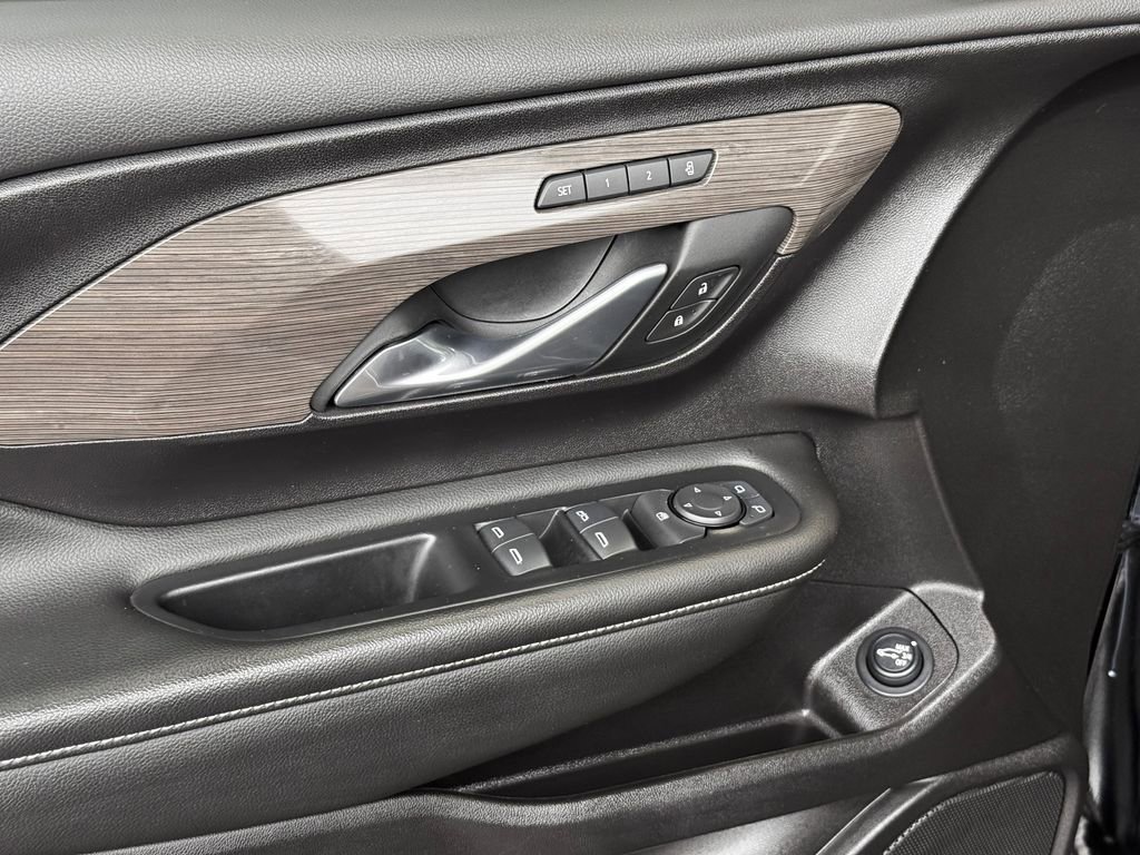 Used 2024 GMC Terrain Denali w/ Denali Premium Package image 18