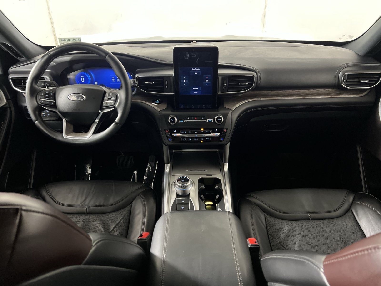 Used 2020 Ford Explorer Platinum w/ Premium Technology Package AWD/4WD image 23