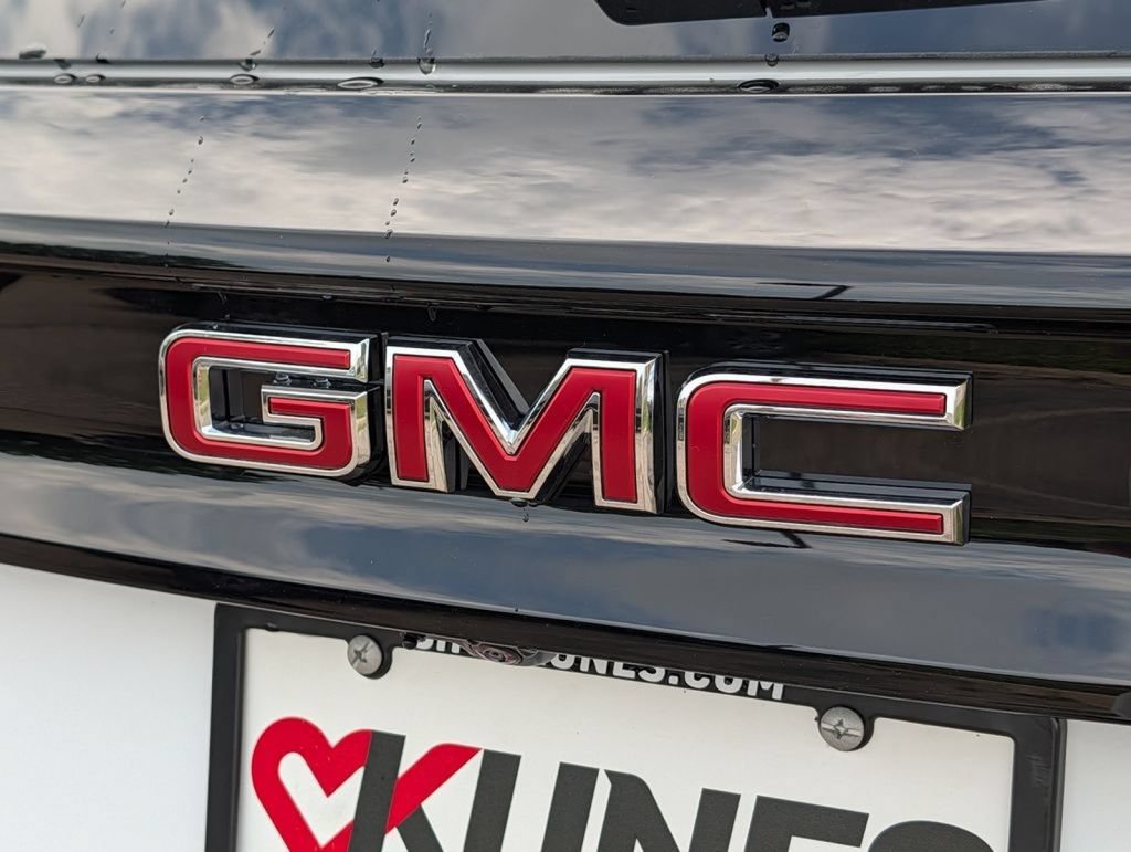 New 2026 GMC Acadia Elevation w/ Elevation Premium Package AWD/4WD image 13