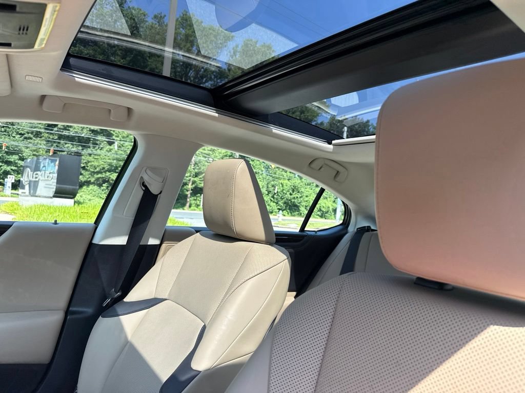 Used 2021 Lexus ES 350 w/ Premium Package FWD image 12