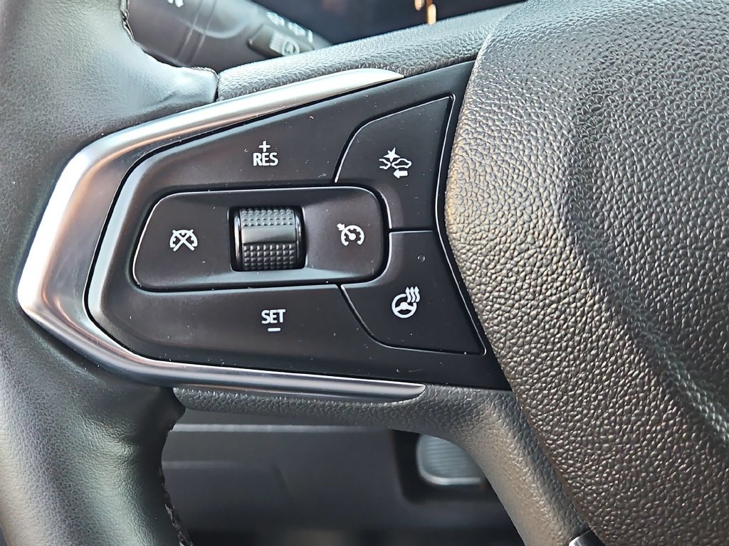 Used 2025 Chevrolet Trax LT w/ LT Convenience Package FWD image 18