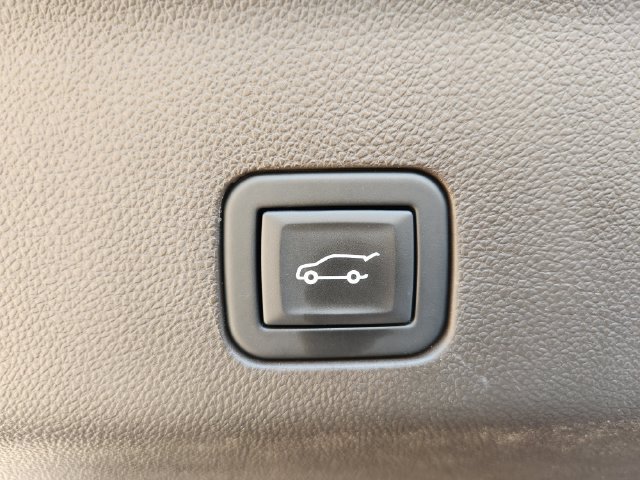 Used 2025 Chevrolet Suburban LT w/ Comfort Package AWD/4WD image 36