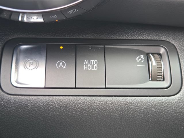 Used 2026 Chevrolet Equinox LT w/ Safety and Technology Package FWD image 27