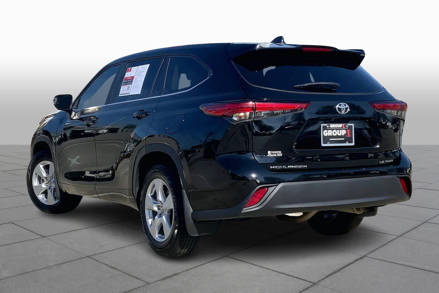 Used 2023 Toyota Highlander LE AWD/4WD image 22