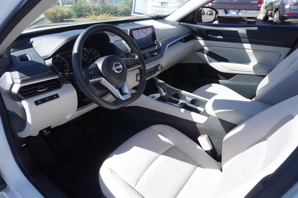 Certified 2025 Nissan Altima 2.5 SV FWD image 16