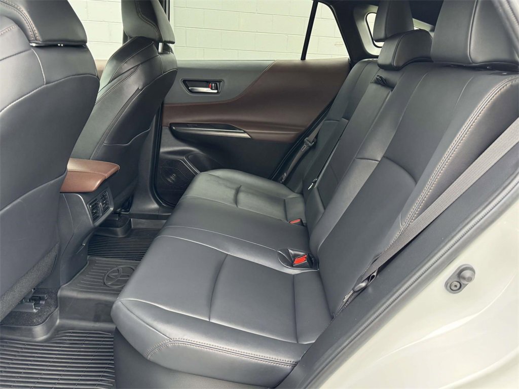 Used 2024 Toyota Venza XLE image 16