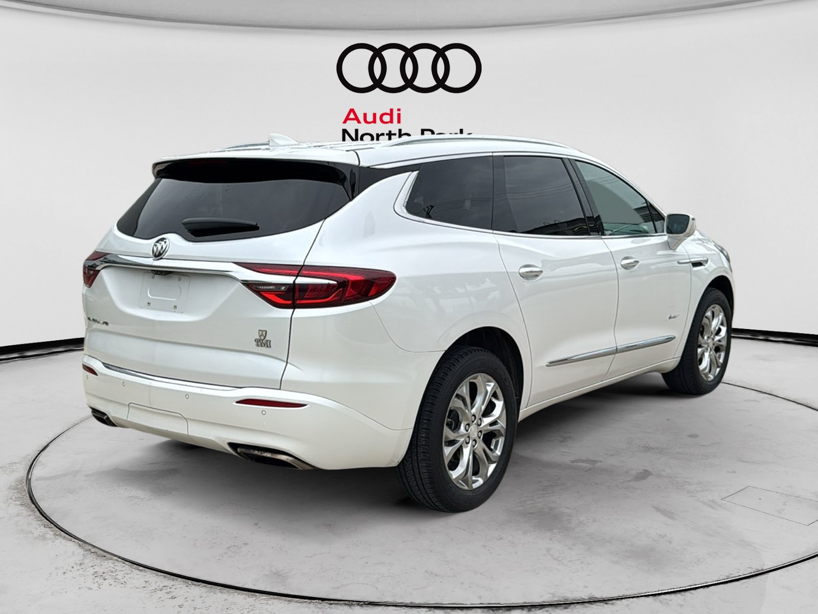 Used 2020 Buick Enclave Avenir w/ Avenir Technology Package FWD image 7