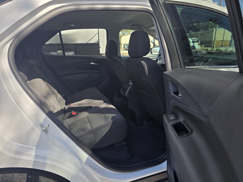 Used 2018 Chevrolet Equinox LT image 32