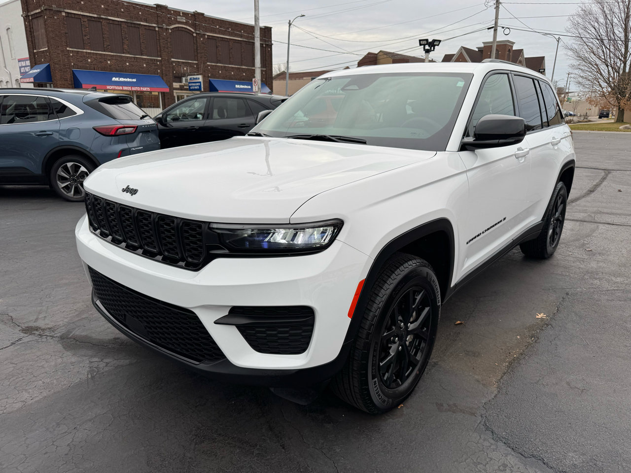 Used 2024 Jeep Grand Cherokee Altitude