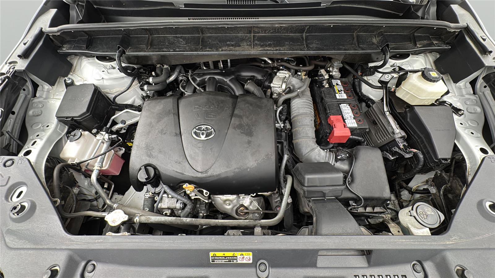 Used 2020 Toyota Highlander XLE FWD image 9