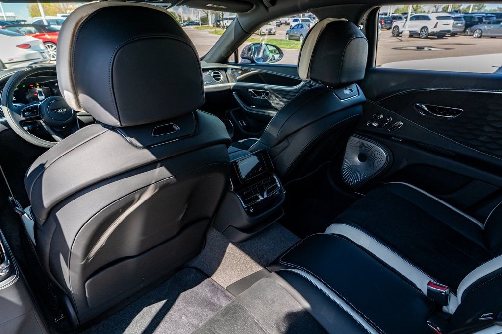 New 2025 Bentley Flying Spur Plug-In Hybrid image 38