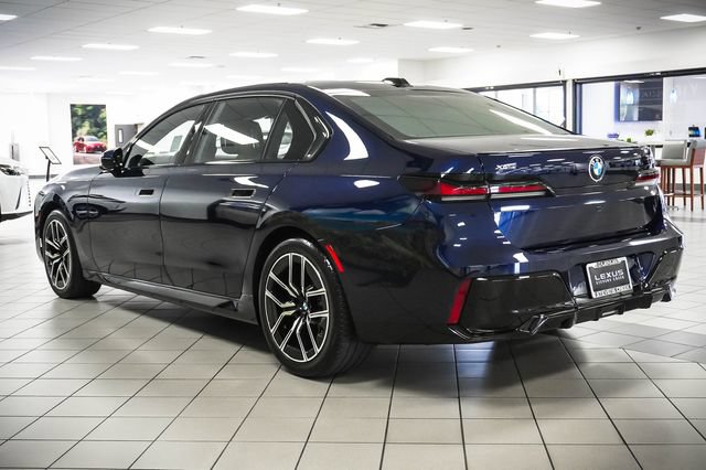 Used 2024 BMW 740i xDrive AWD/4WD image 8