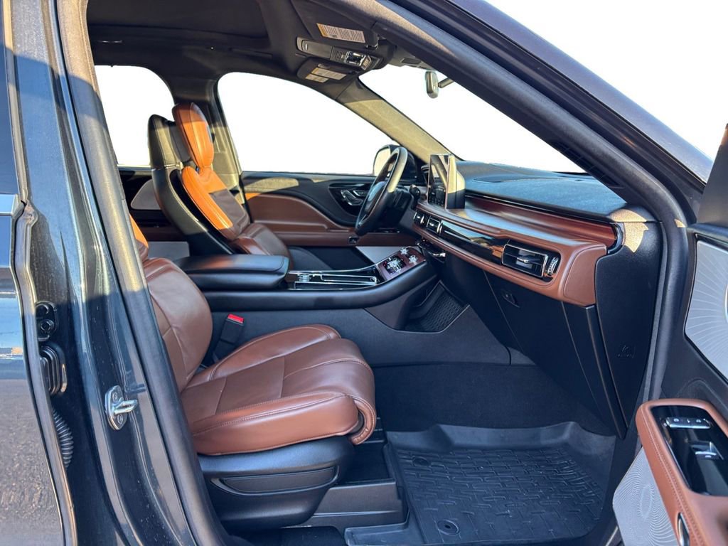 Used 2021 Lincoln Aviator Reserve w/ Equipment Group 202A image 22