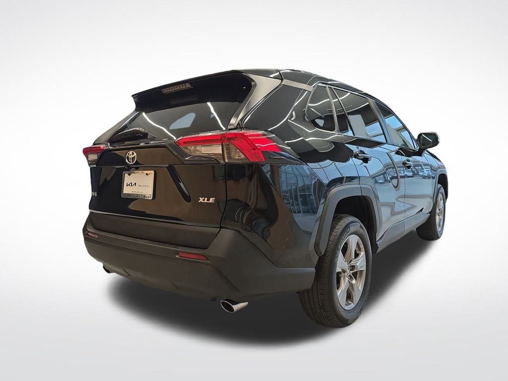 Used 2025 Toyota RAV4 XLE image 6