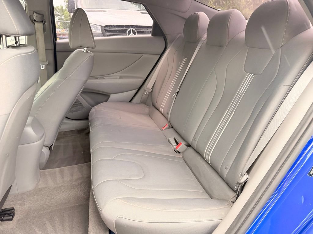 Used 2022 Hyundai Elantra SEL w/ Convenience Package FWD image 17