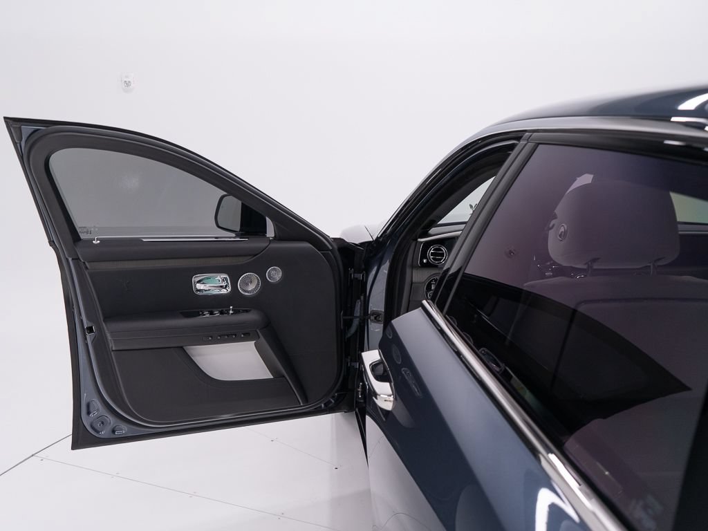 Certified 2023 Rolls-Royce Ghost Extended Wheelbase w/ Ghost Package AWD/4WD image 11