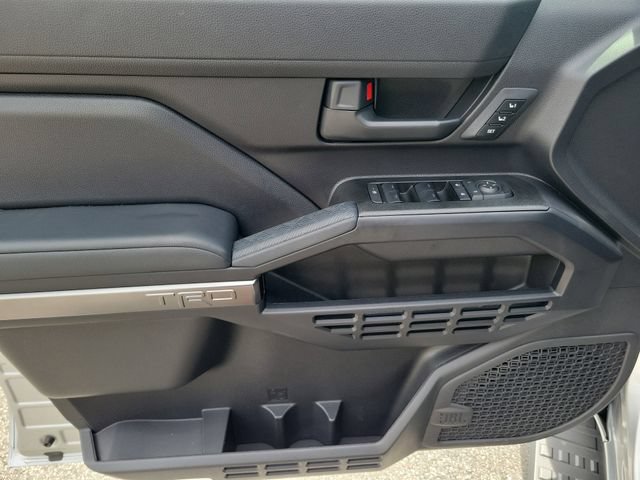 Used 2025 Toyota 4Runner TRD Off-Road Premium AWD/4WD image 8