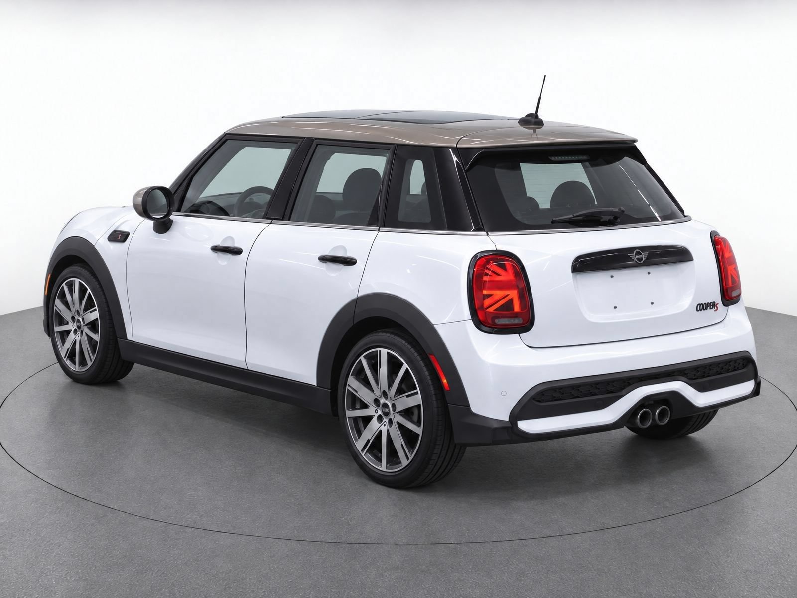 Used 2024 MINI Cooper S FWD image 7