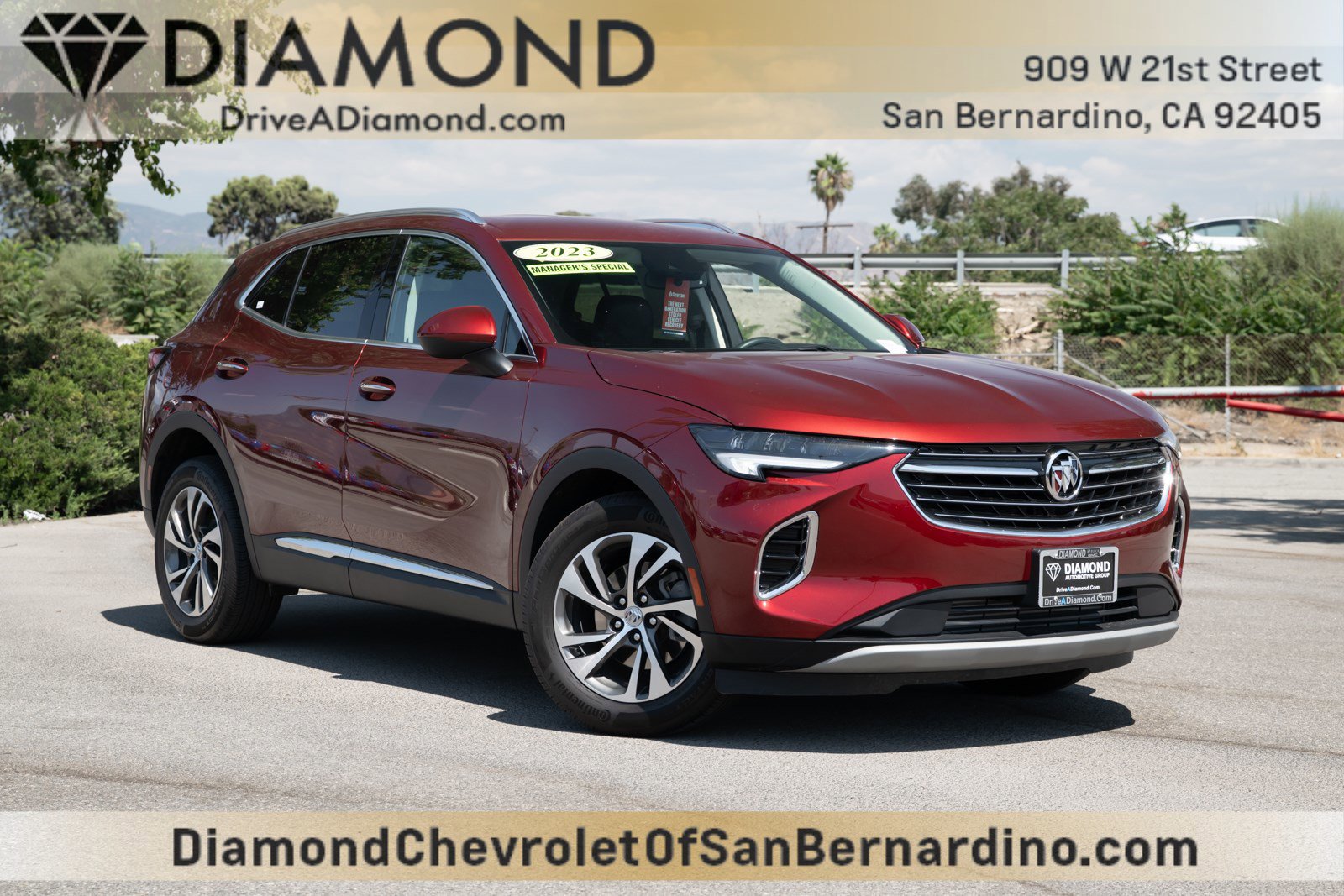 Used 2023 Buick Envision Essence image 1