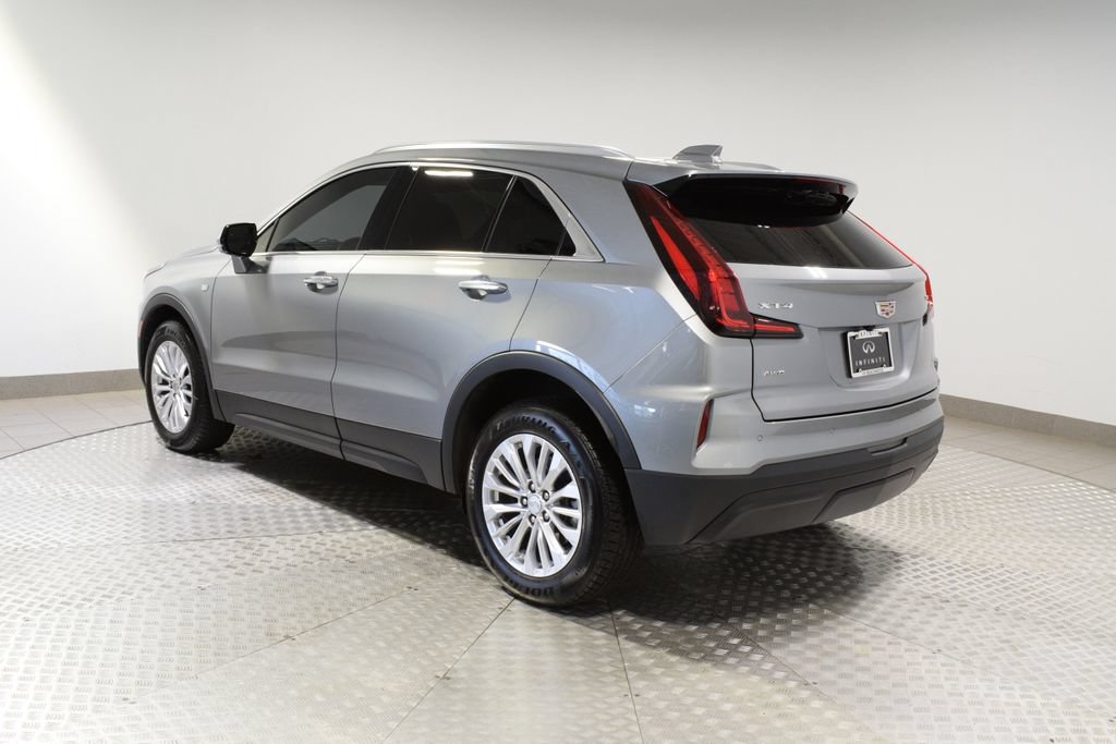 Used 2024 Cadillac XT4 Luxury w/ Cold Weather Package AWD/4WD image 7