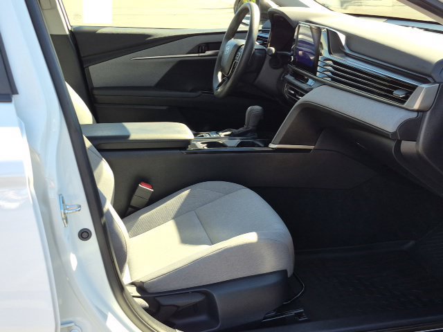 Used 2025 Toyota Camry LE FWD image 19