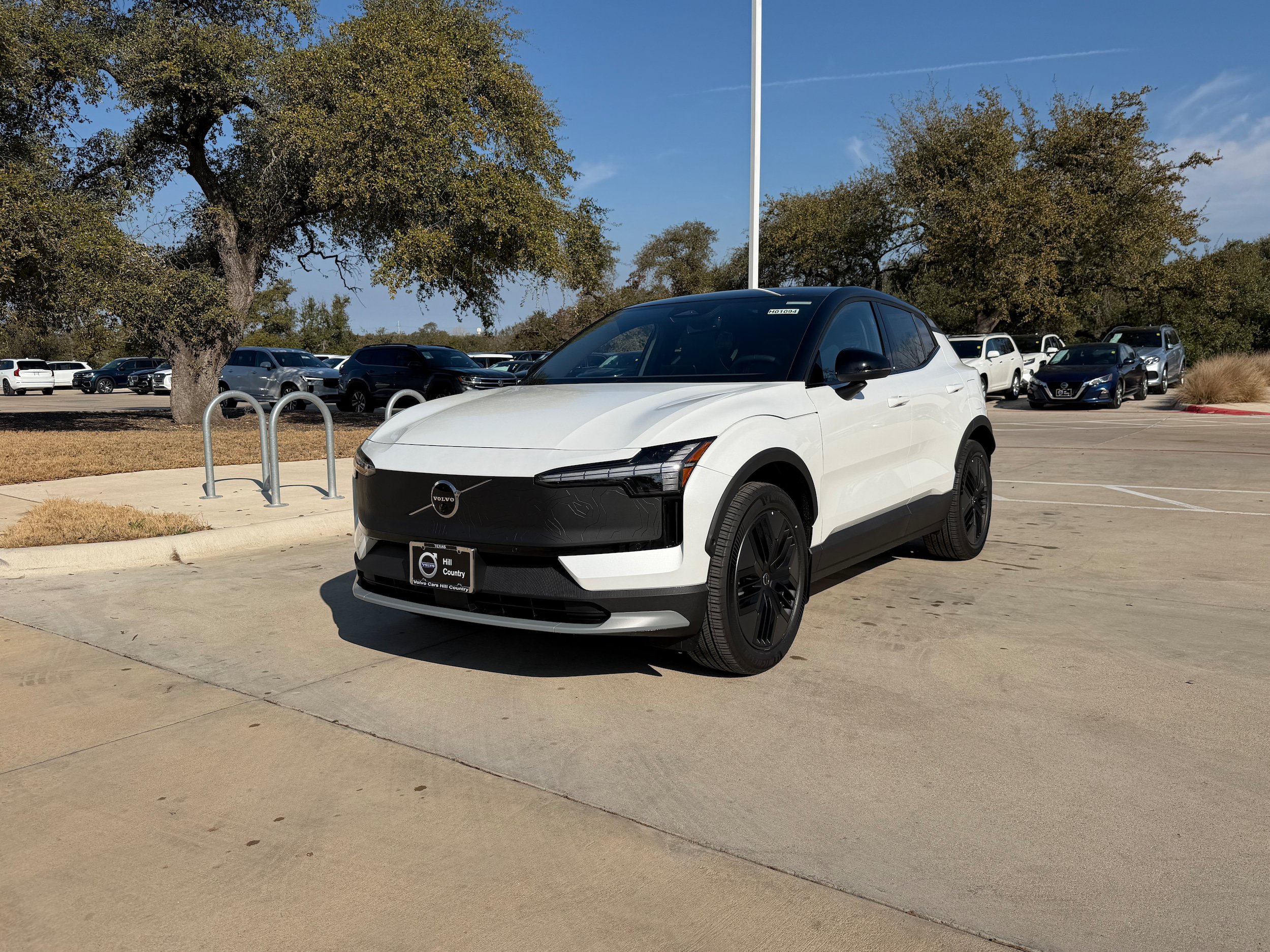 New 2026 Volvo EX30 Cross Country Ultra w/ Protection Package Premier AWD/4WD image 2