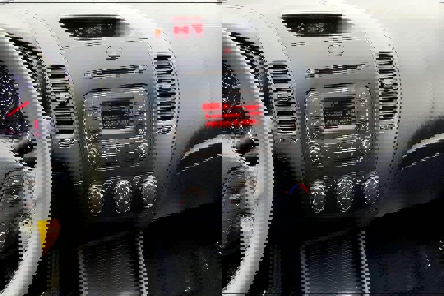 Used 2014 Kia Forte LX image 2