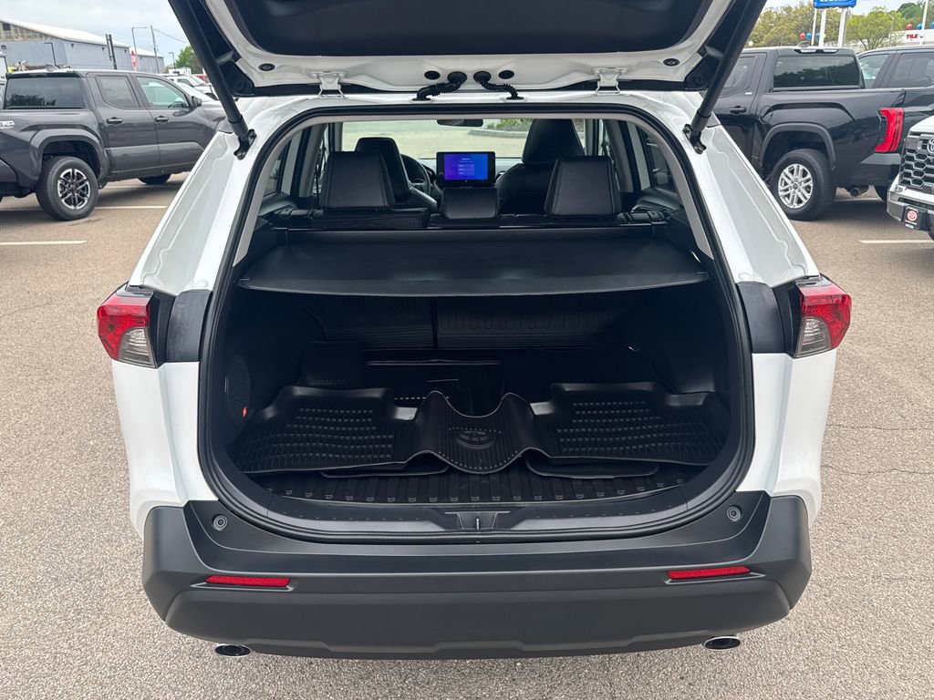 Used 2025 Toyota RAV4 XLE Premium w/ Weather Package AWD/4WD image 7