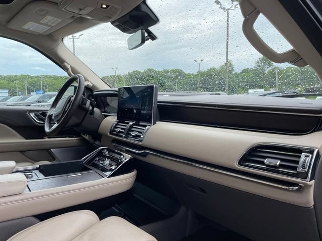 Used 2023 Lincoln Navigator Reserve AWD/4WD image 31