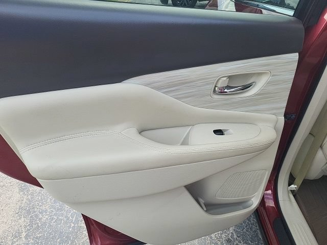 Used 2018 Nissan Murano Platinum w/ Cargo Package FWD image 24