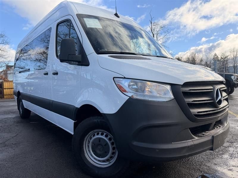 Used 2022 Mercedes-Benz Sprinter 2500 image 2