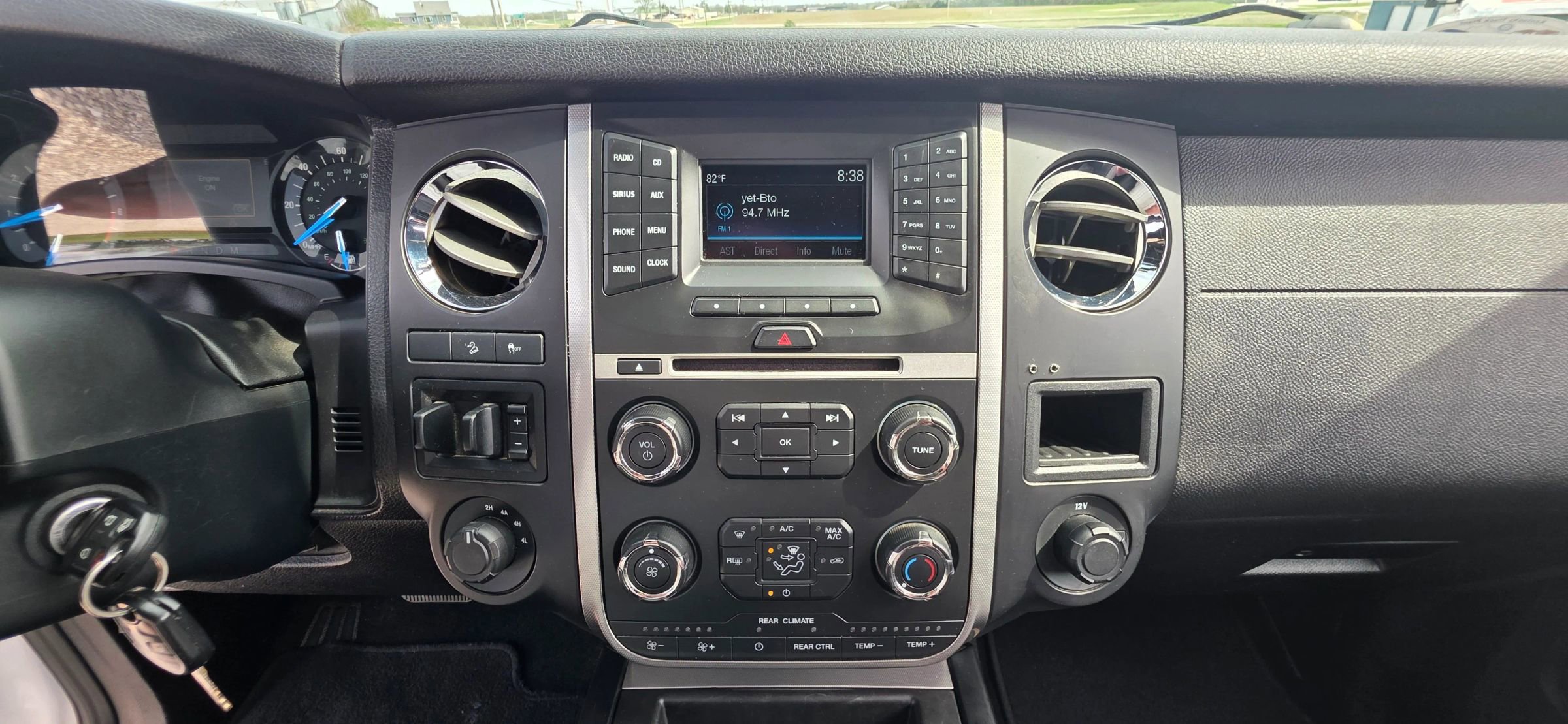 Used 2017 Ford Expedition XL w/ Equipment Group 101A AWD/4WD image 19