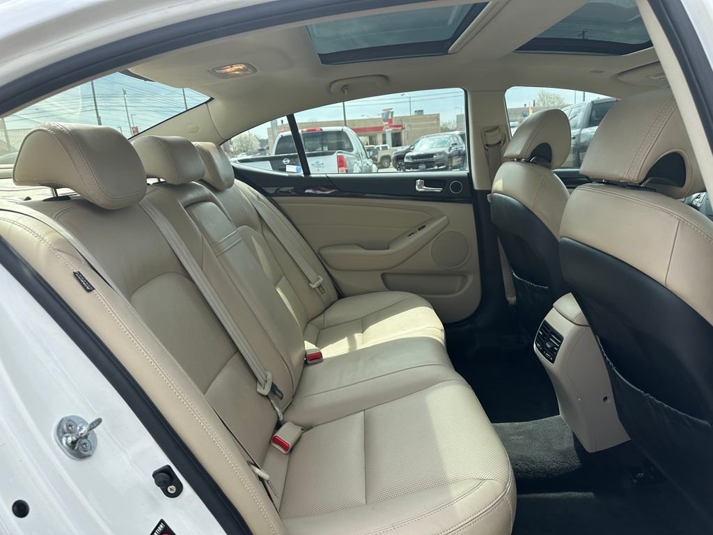Used 2014 Kia Cadenza Premium w/ Luxury Package FWD image 15