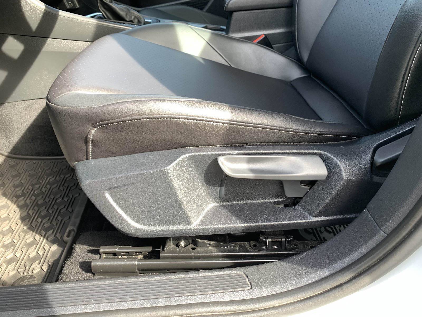 Used 2019 Volkswagen Jetta SE FWD image 34