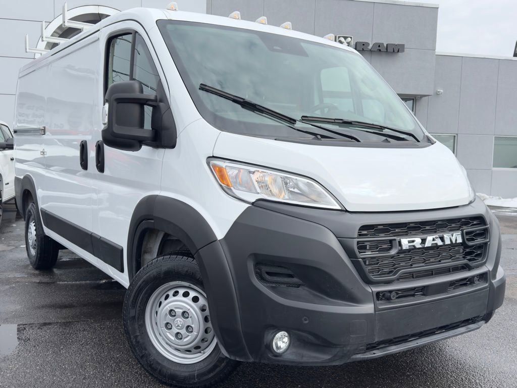 Used 2025 RAM ProMaster 2500 w/ Premium Convenience Group FWD image 1