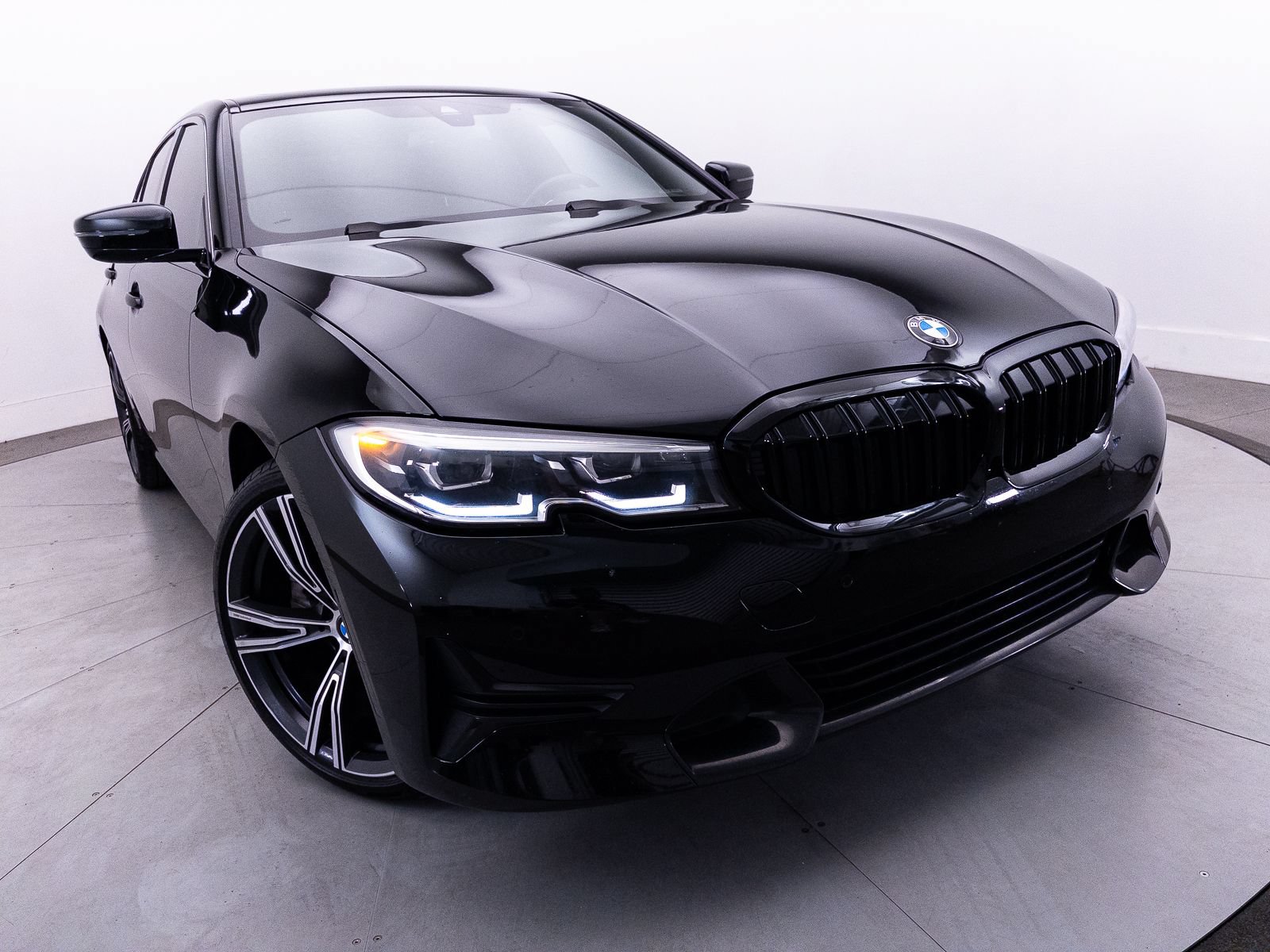 Used 2022 BMW 330i Sedan w/ Premium Package 2 RWD image 5