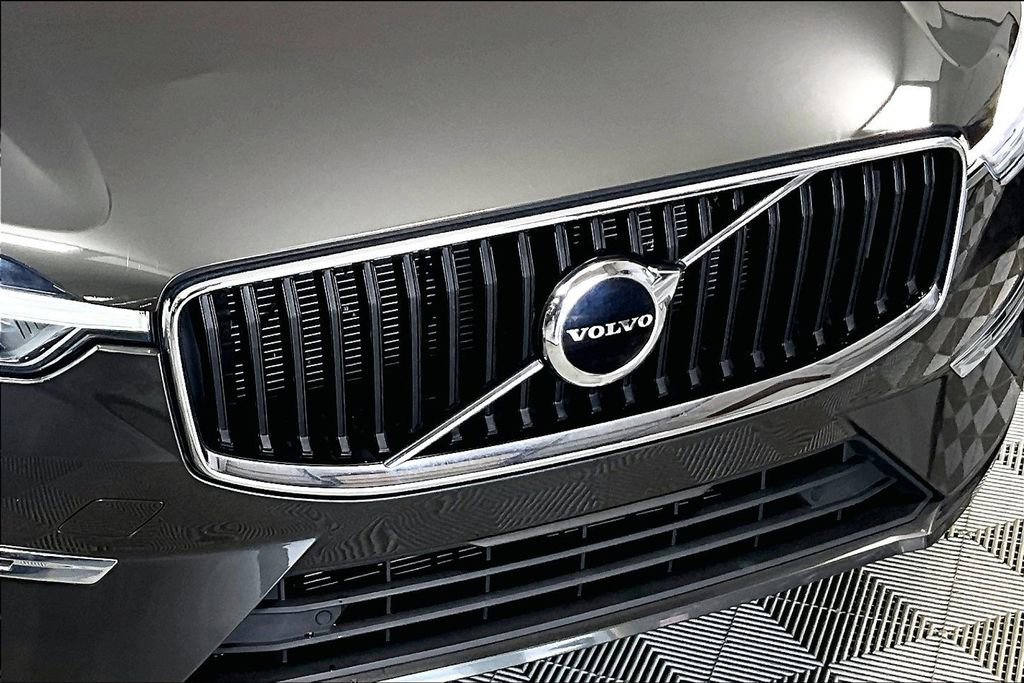 Used 2022 Volvo XC60 B5 Momentum image 30