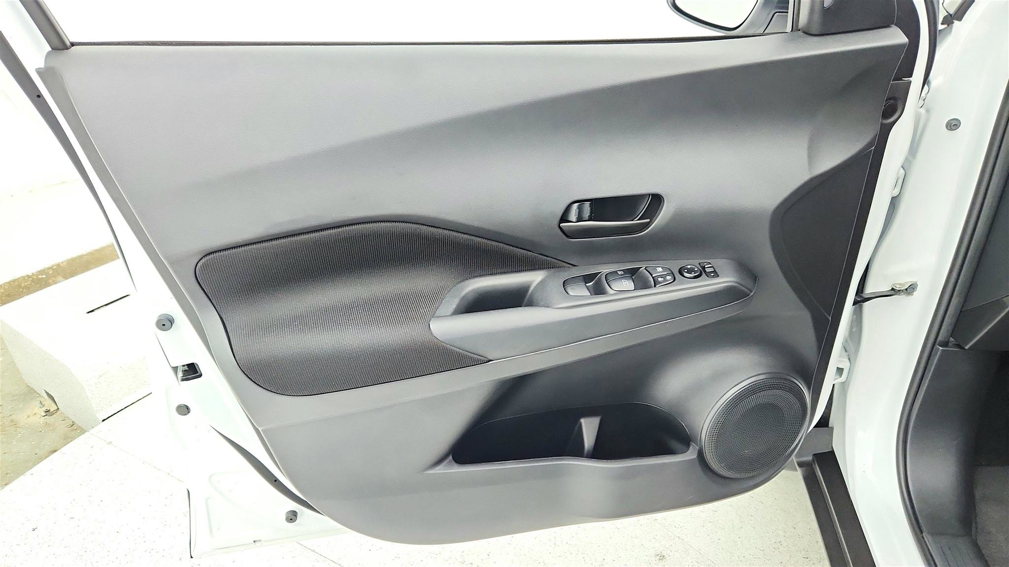 Used 2025 Nissan Kicks Play S FWD image 39