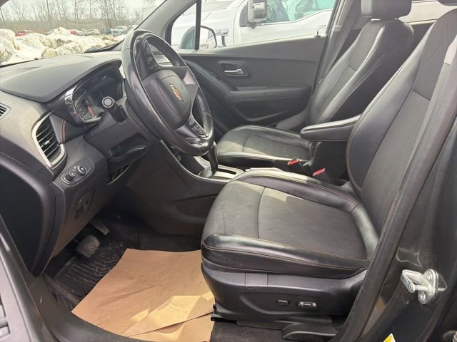 Used 2019 Chevrolet Trax LT w/ LT Convenience Package image 4