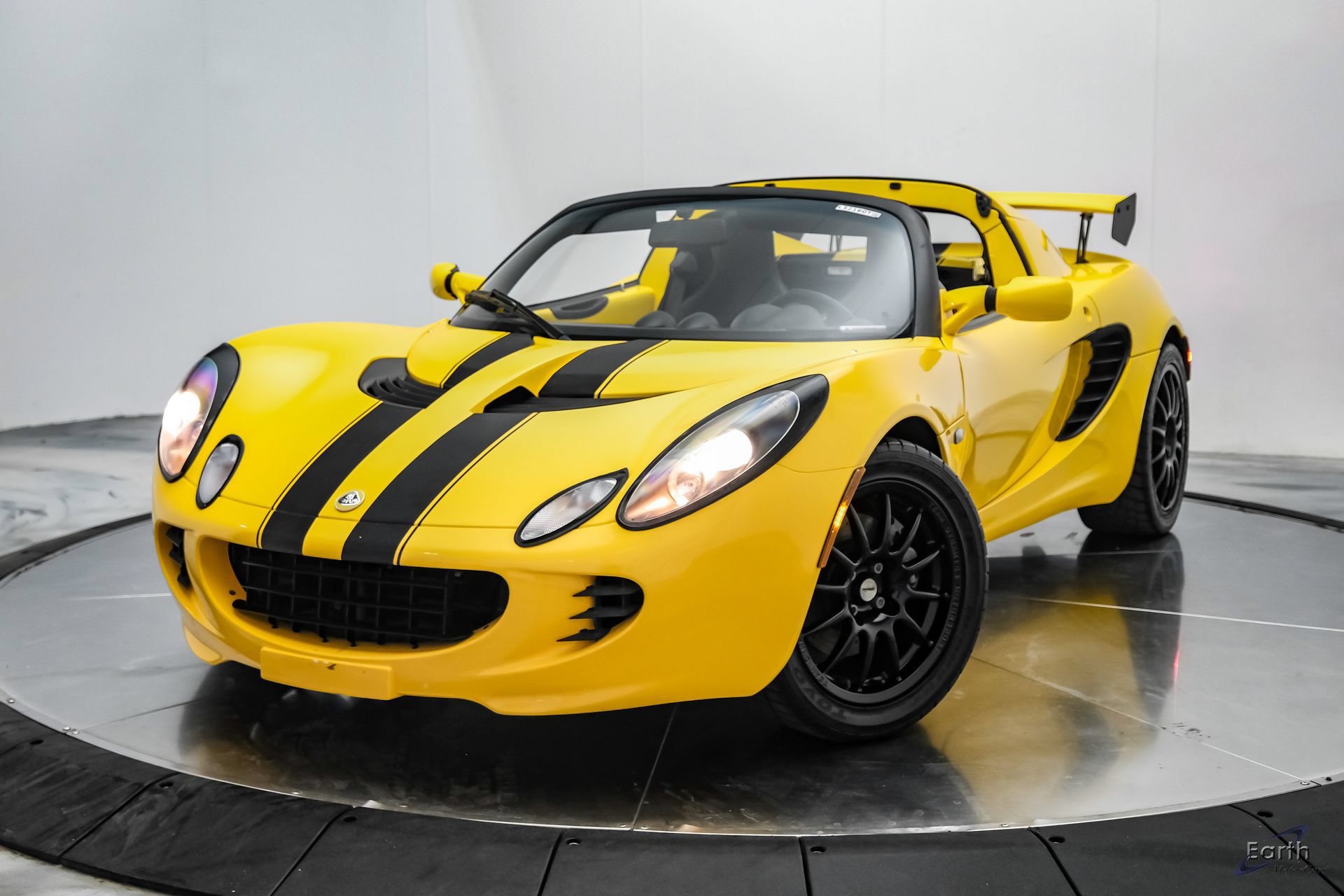 Used 2005 Lotus Elise RWD image 6