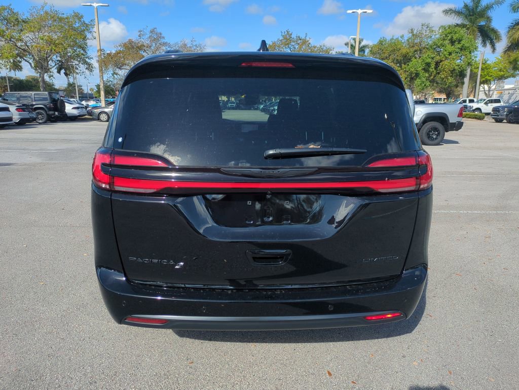 New 2026 Chrysler Pacifica Limited image 6