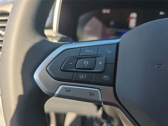 New 2026 Volkswagen Taos SE FWD image 23