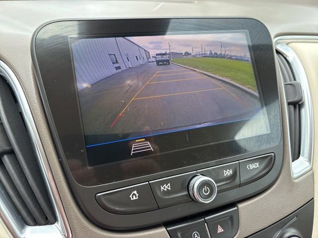 Used 2020 Chevrolet Malibu LT w/ Leather Package FWD image 22