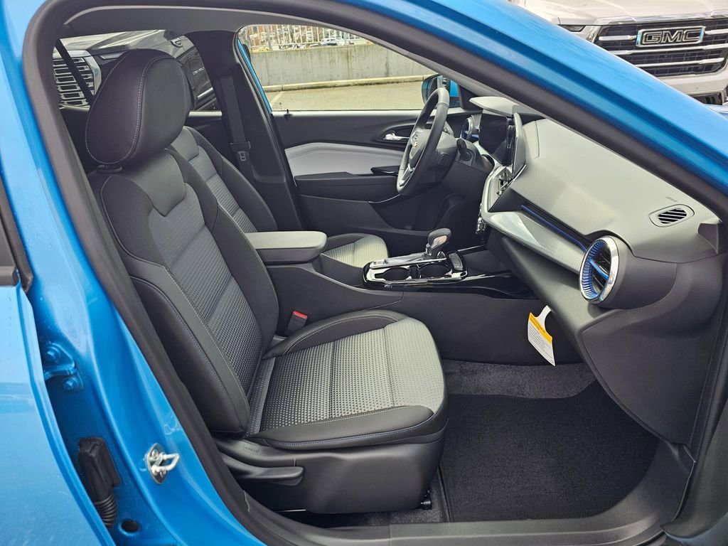 Used 2026 Chevrolet Trax LT w/ Driver Confidence Package FWD image 11