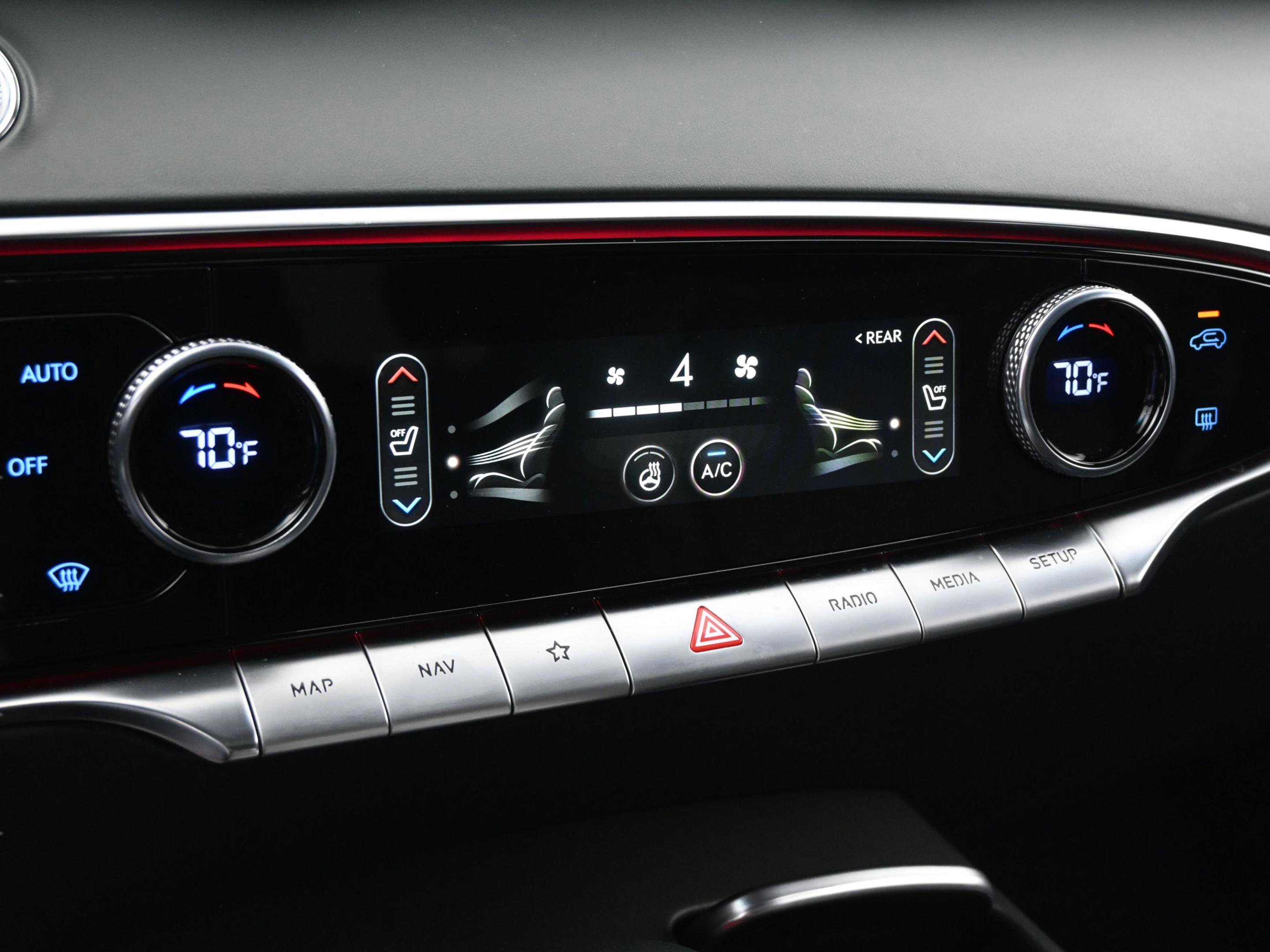 Used 2022 Genesis GV70 2.5T w/ Advanced Package image 23