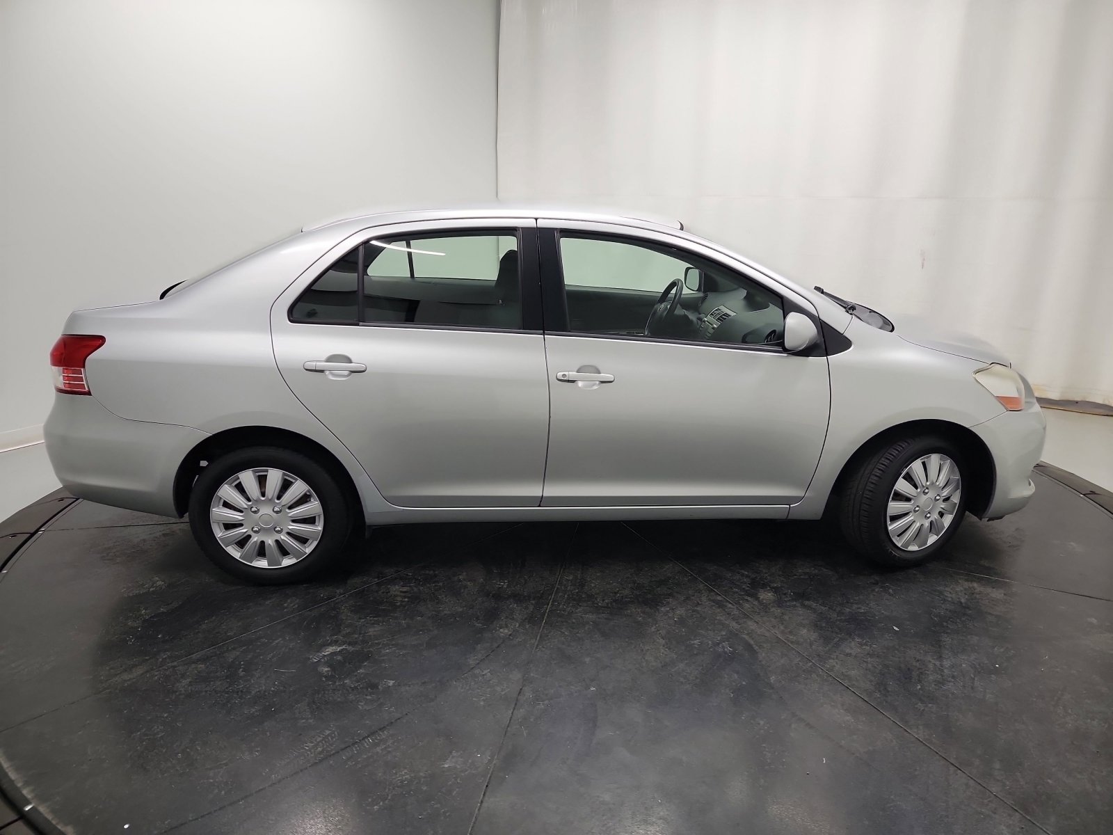 Used 2009 Toyota Yaris Sedan image 11