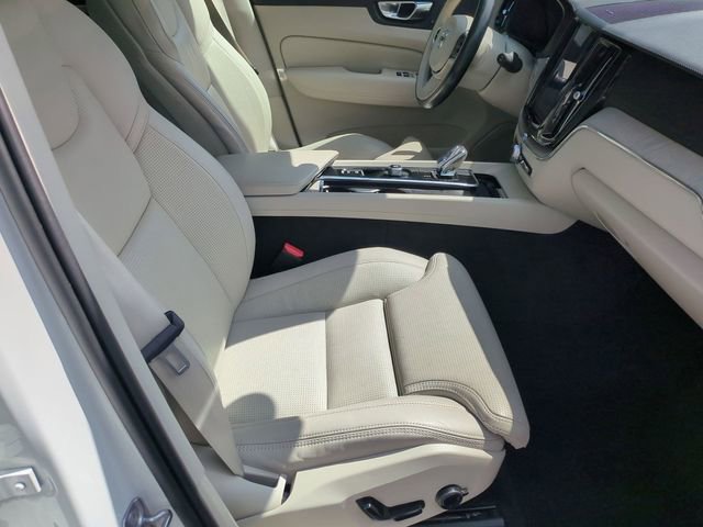 Used 2022 Volvo XC60 T8 Inscription w/ Advanced Package image 33