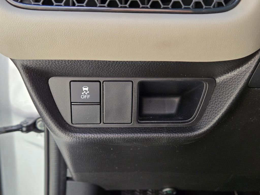 Used 2025 Honda HR-V LX image 28